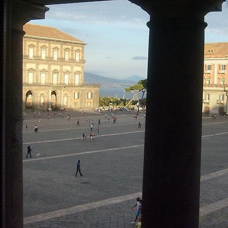 B&B Carolina Plebiscito R. Napoli Eksteriør billede