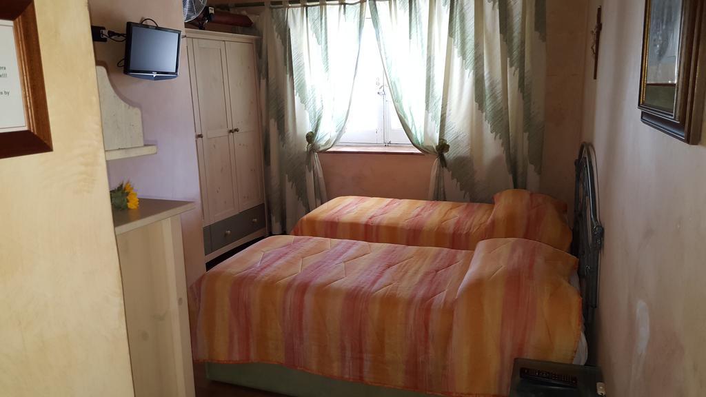 B&B Carolina Plebiscito R. Napoli Eksteriør billede