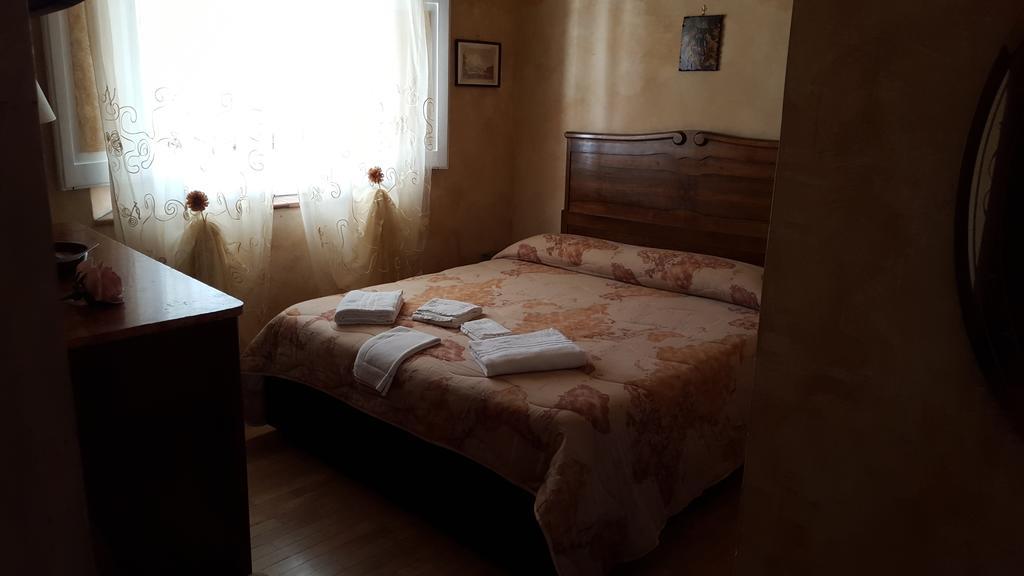 B&B Carolina Plebiscito R. Napoli Eksteriør billede