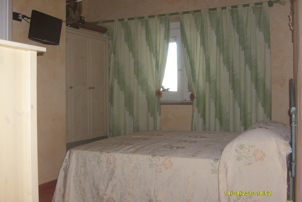 B&B Carolina Plebiscito R. Napoli Værelse billede