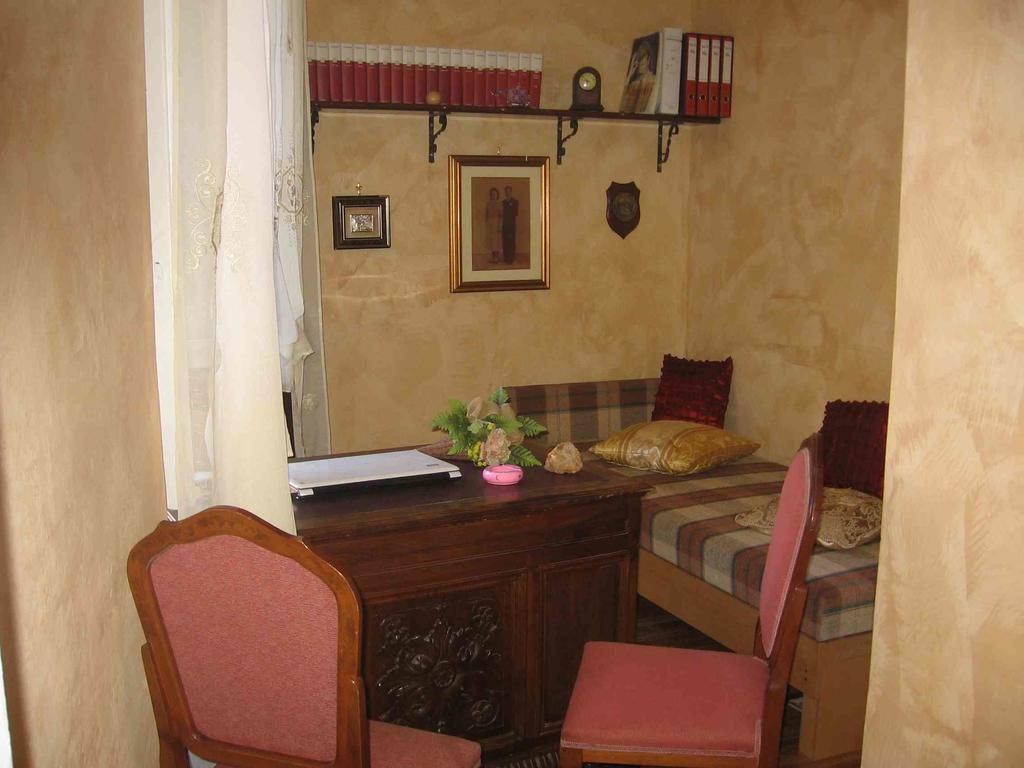 B&B Carolina Plebiscito R. Napoli Eksteriør billede