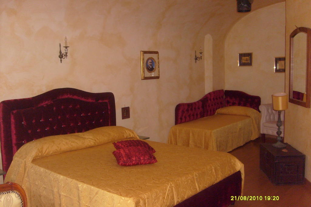 B&B Carolina Plebiscito R. Napoli Værelse billede